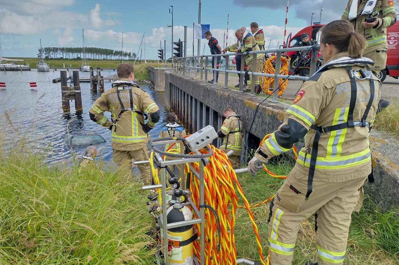 Dagdienst brandweer Goes staat klaar voor de duikers