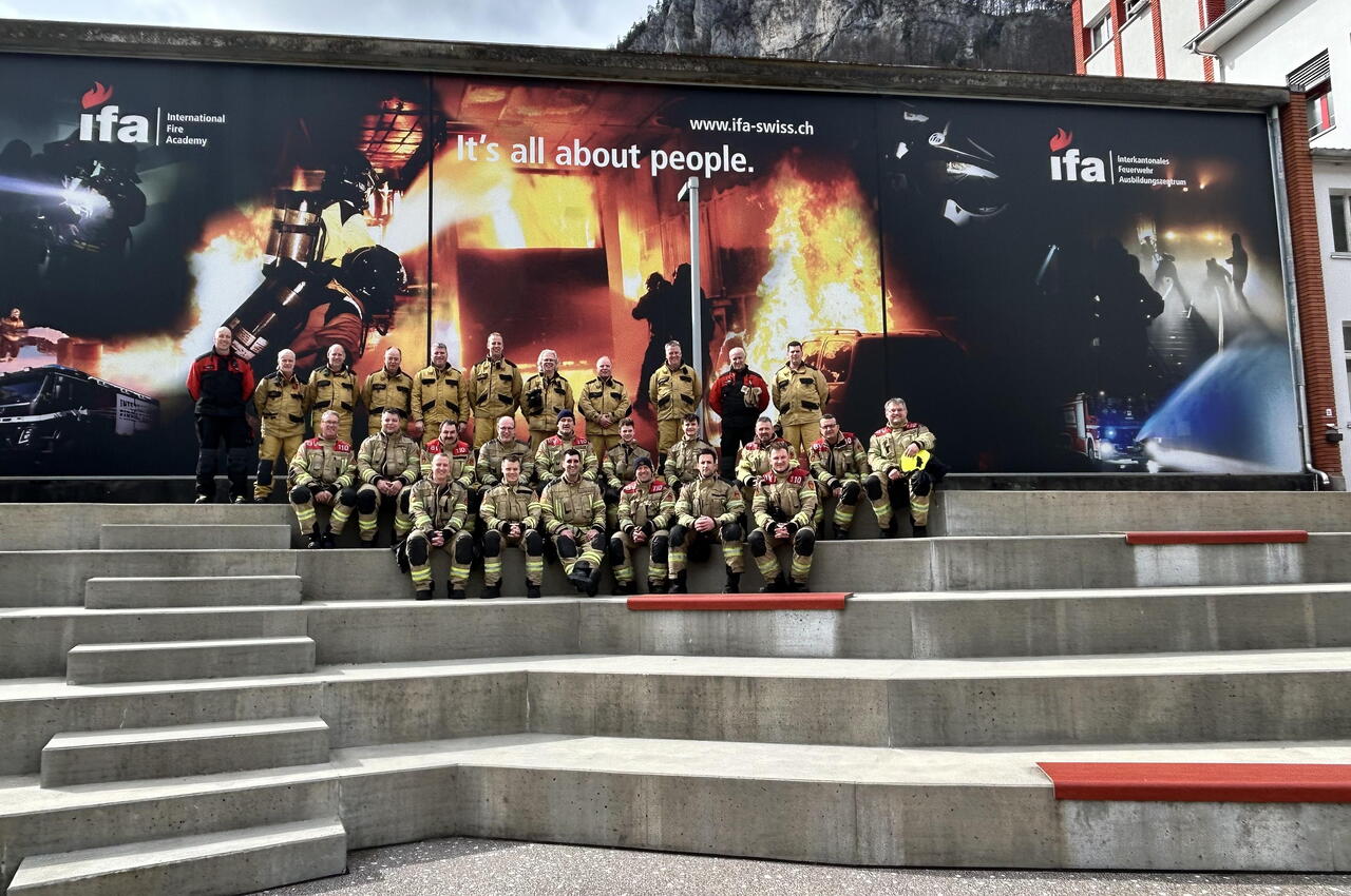 Deelnemers Brandweer Zeeland aan tunnel