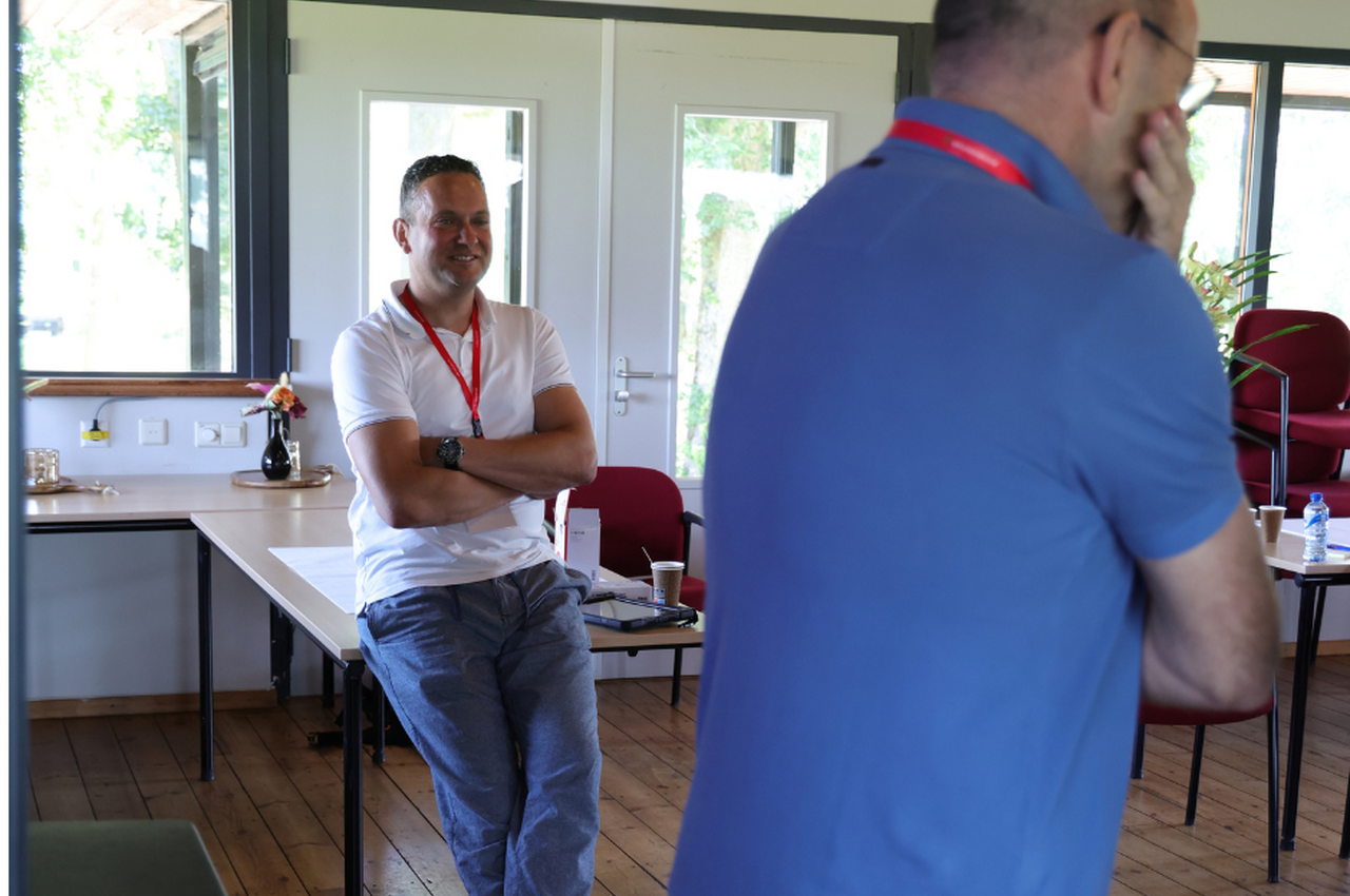 Clustercommandant Zeeland Bouke tijdens zijn workshop
