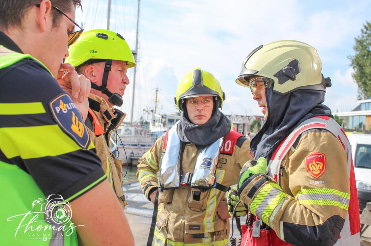Politie helpt mij bij brandweer in Tholen