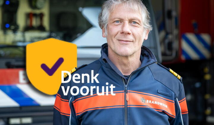 Brandweercommandant voor brandweervoertuig